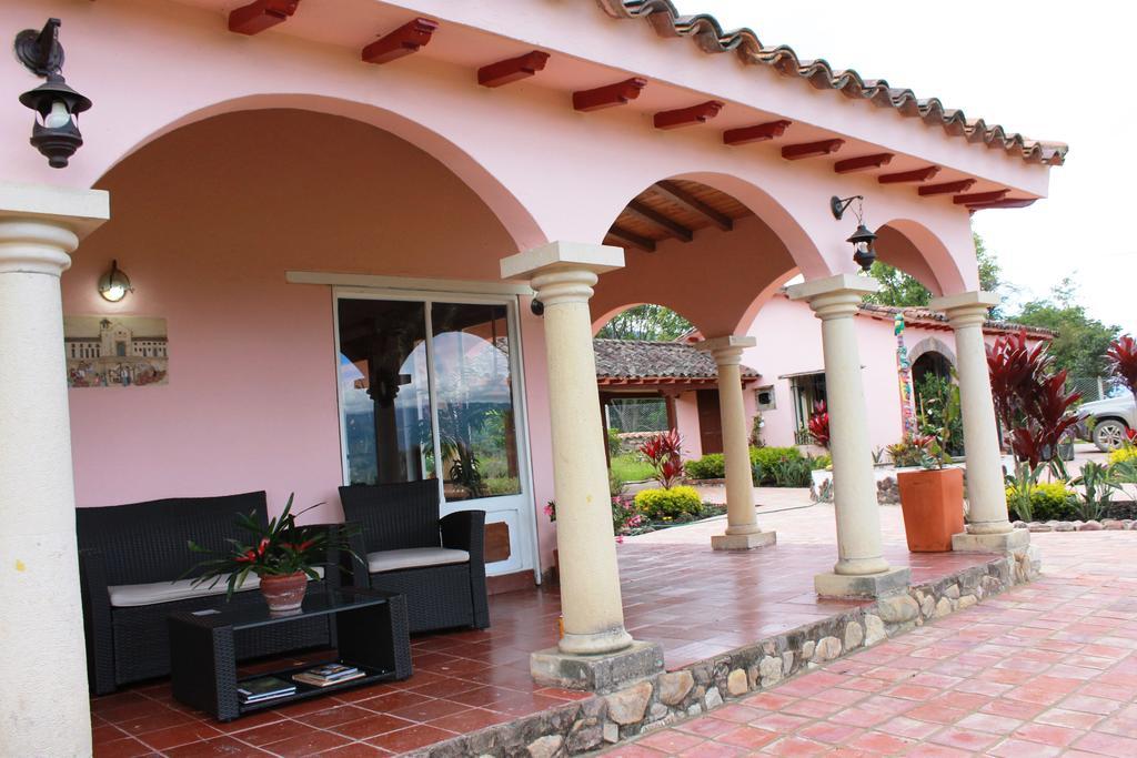 Bed and Breakfast Hacienda El Pinar Del Viento à Villa de Leyva Extérieur photo